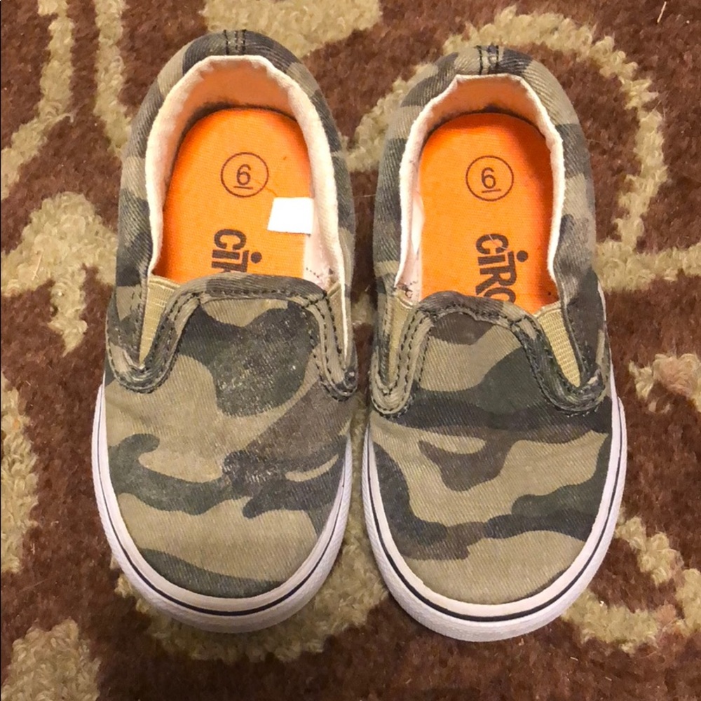 Camouflage van style shoe